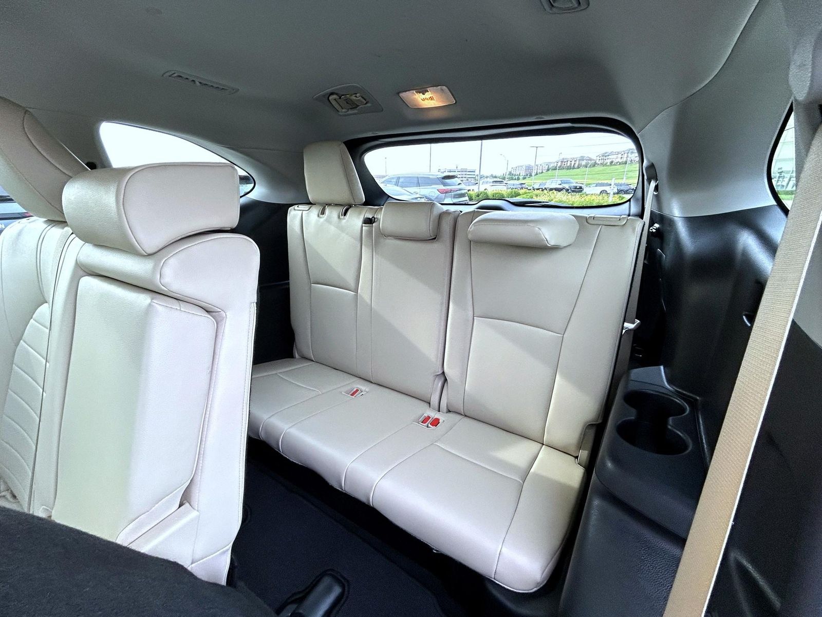 2022 Toyota Highlander Hybrid XLE photo 19