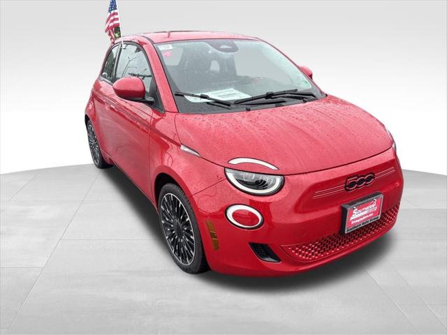2024 Fiat 500e Red photo 5