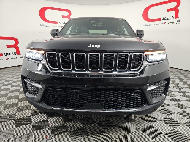 2025 Jeep Grand Cherokee Laredo X photo 2