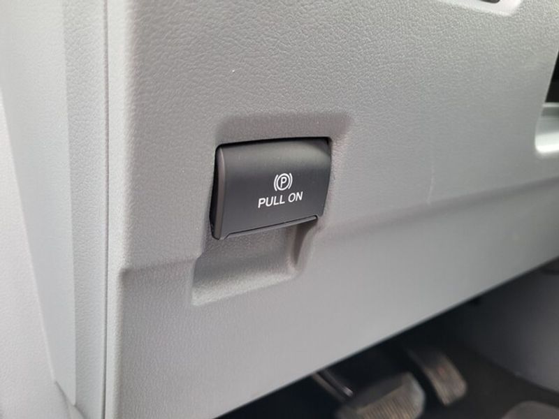 2024 Ford F-350 XLT photo 25