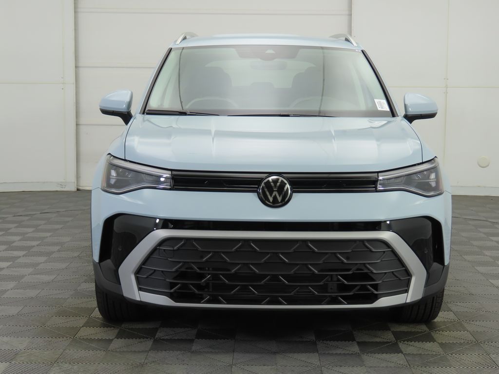 2026 Volkswagen Taos SE photo 2