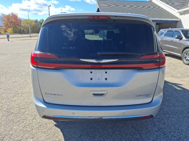 2023 Chrysler Pacifica Limited photo 4