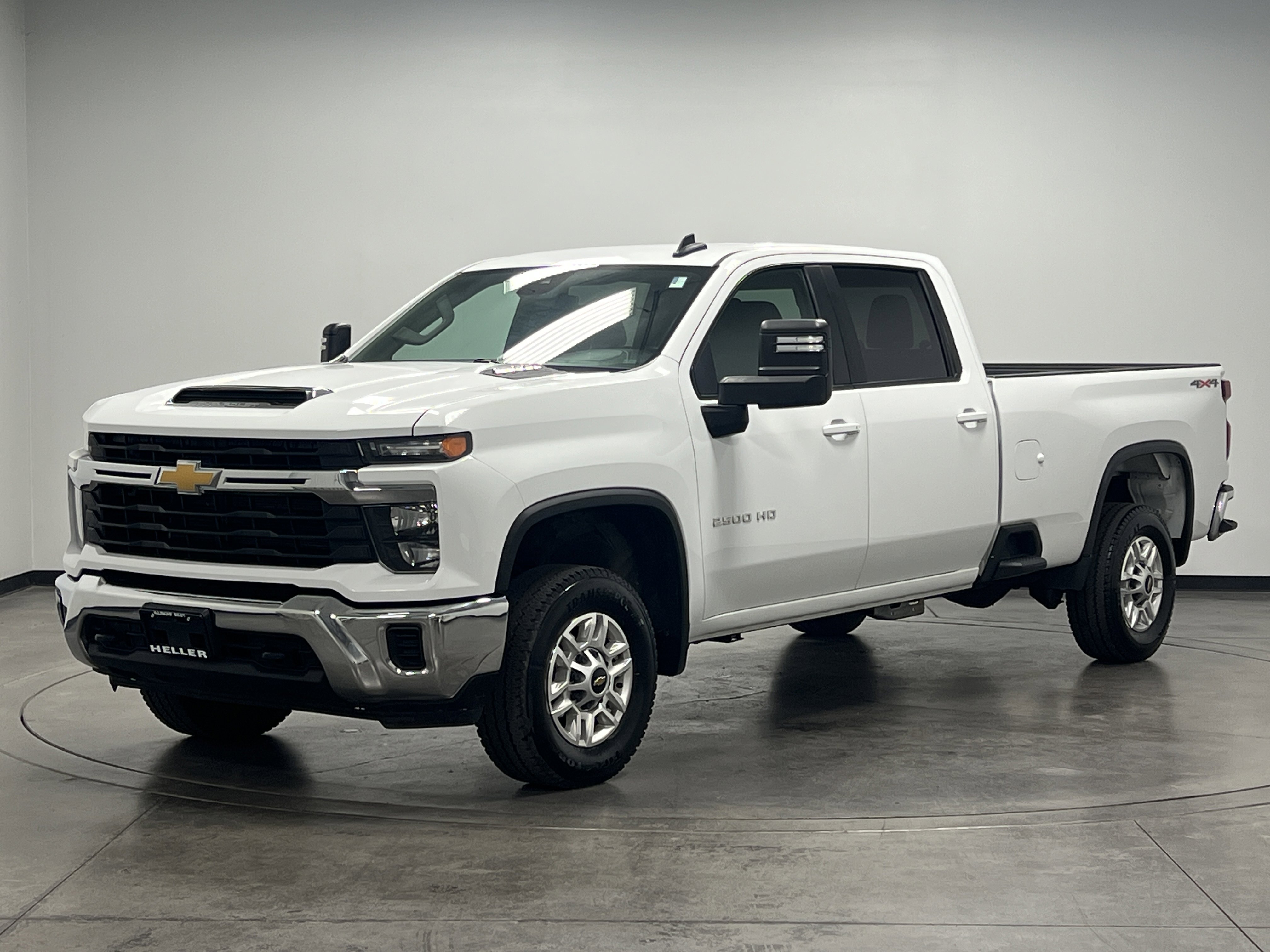 2024 Chevrolet Silverado 2500HD LT photo 3