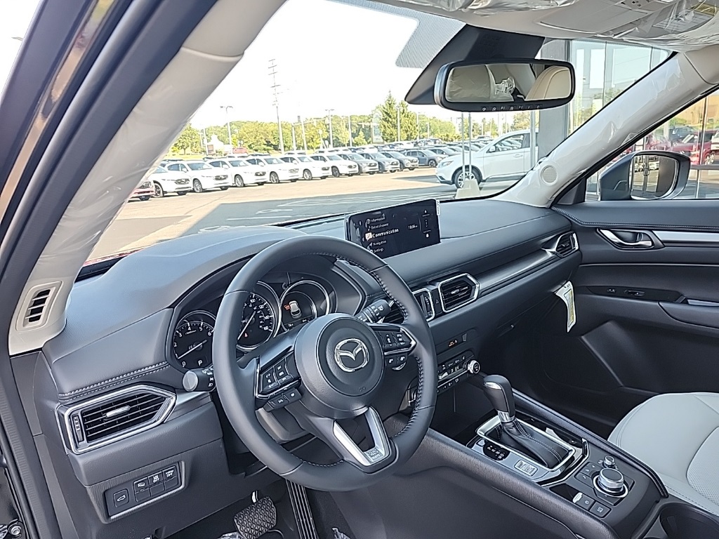 2025 Mazda CX-5 2.5 S Preferred photo 3