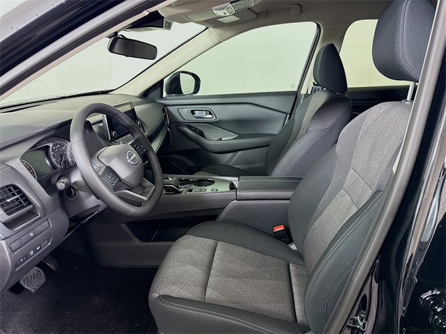 2025 Nissan Rogue SV photo 3