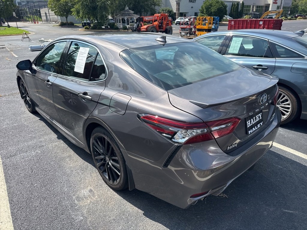 2022 Toyota Camry Hybrid XSE photo 3