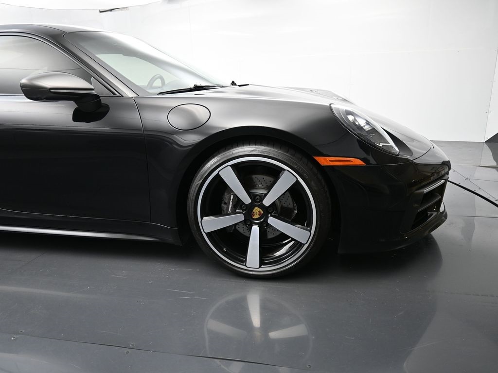 2024 Porsche 911 T photo 17