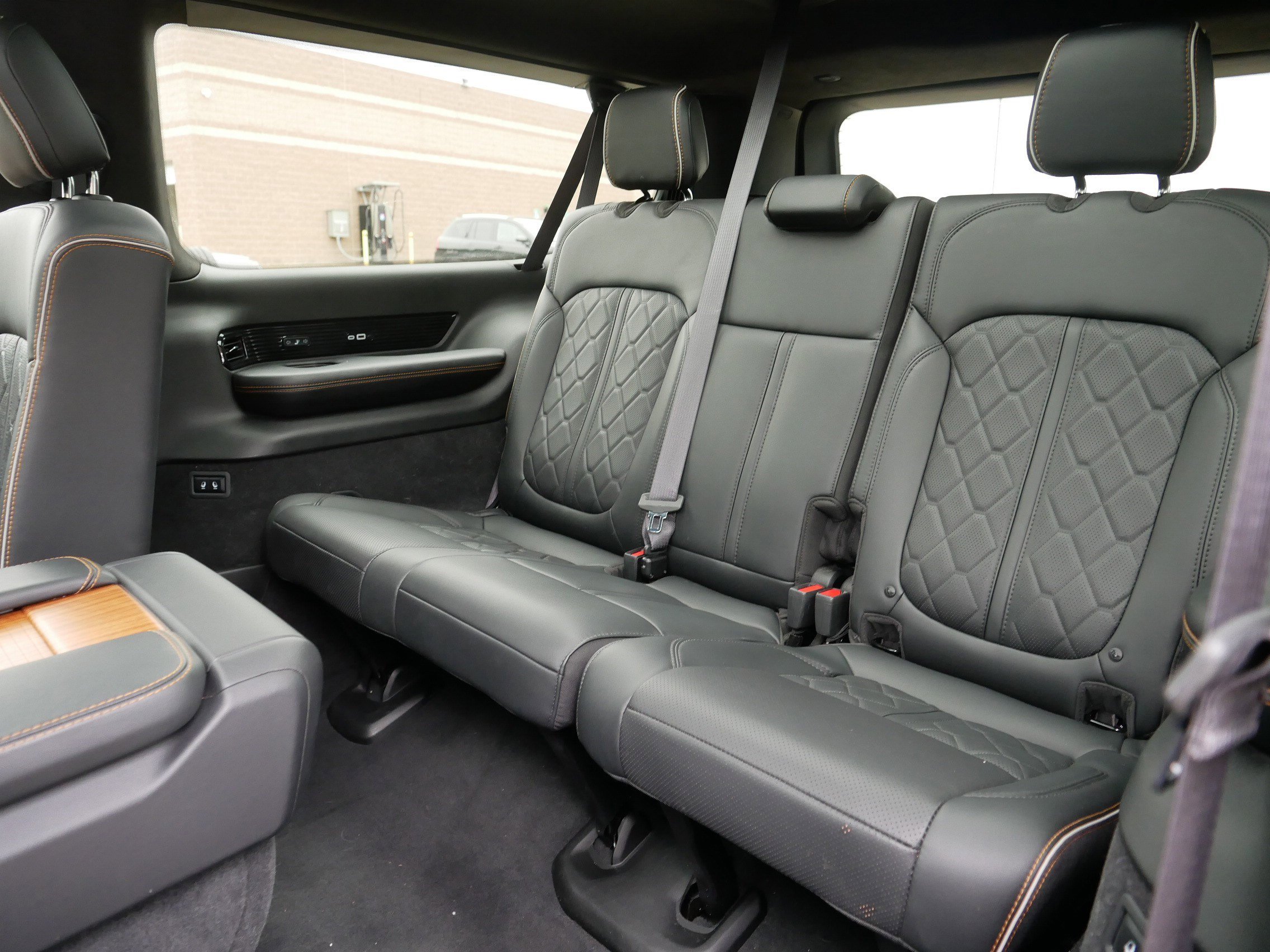 2024 Jeep Grand Wagoneer L III photo 37