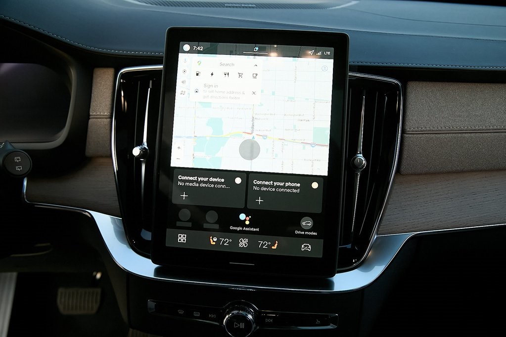 2026 VOLVO XC90 - Image 13