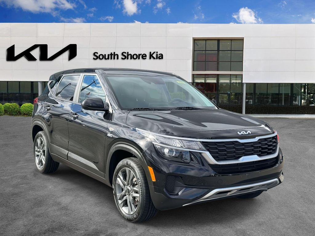 2023 Kia Seltos LX's photo