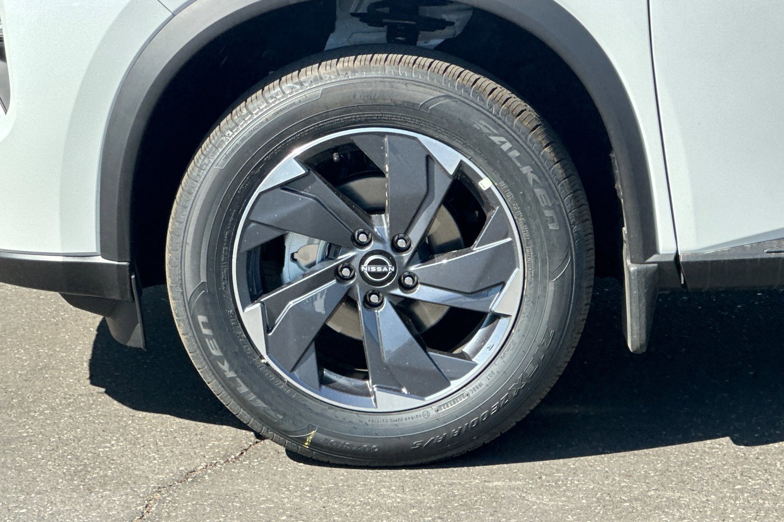 2026 Nissan Rogue SV photo 24