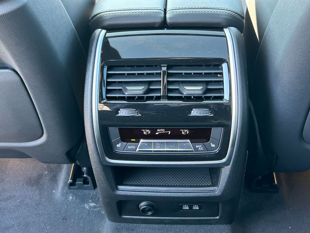 2026 Bmw X7 M60i photo 32