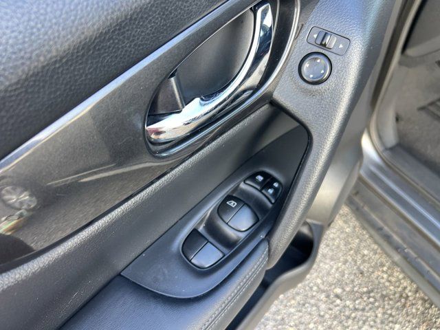 2017 Nissan Rogue S photo 4