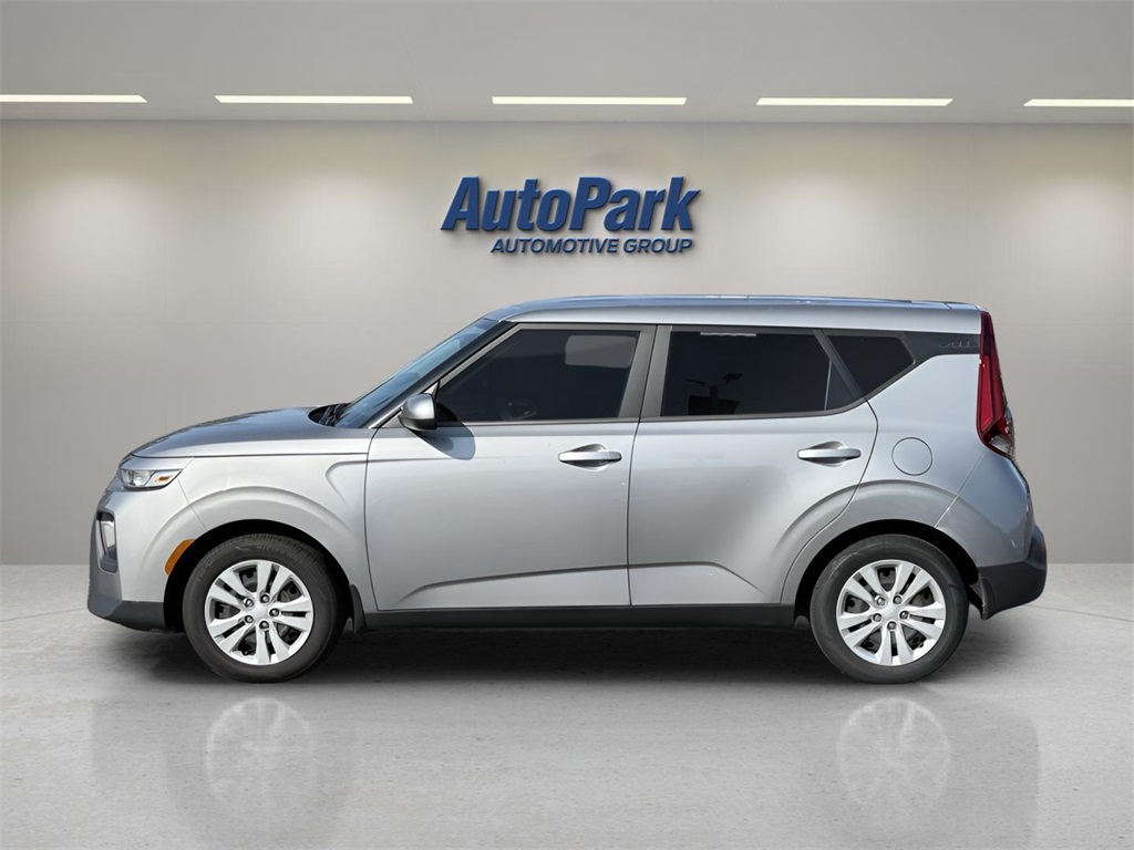 2022 Kia Soul LX photo 3