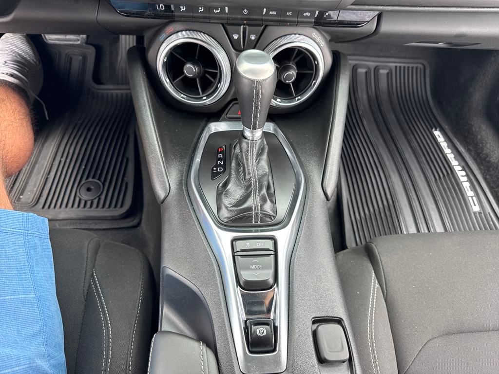 2024 Chevrolet Camaro 1LT photo 17