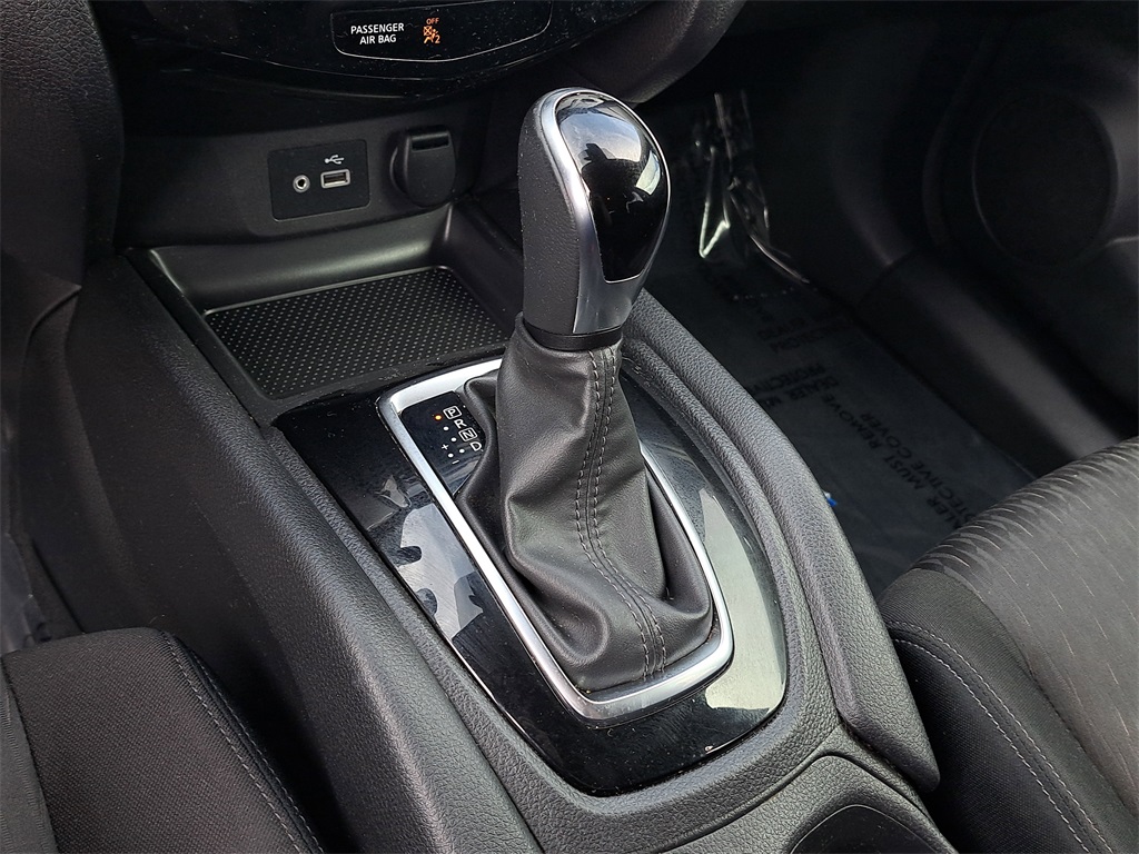 2020 Nissan Rogue SV photo 30