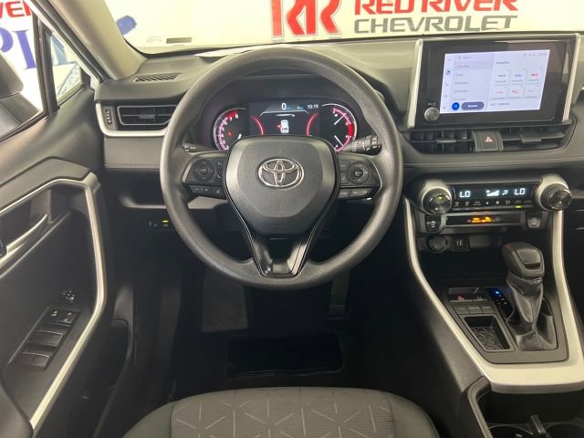 2024 Toyota RAV4 XLE photo 11