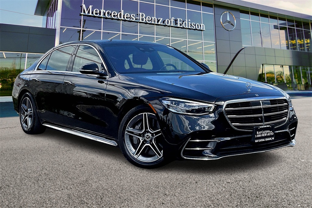 2024 Mercedes-Benz S-Class S 580e's photo