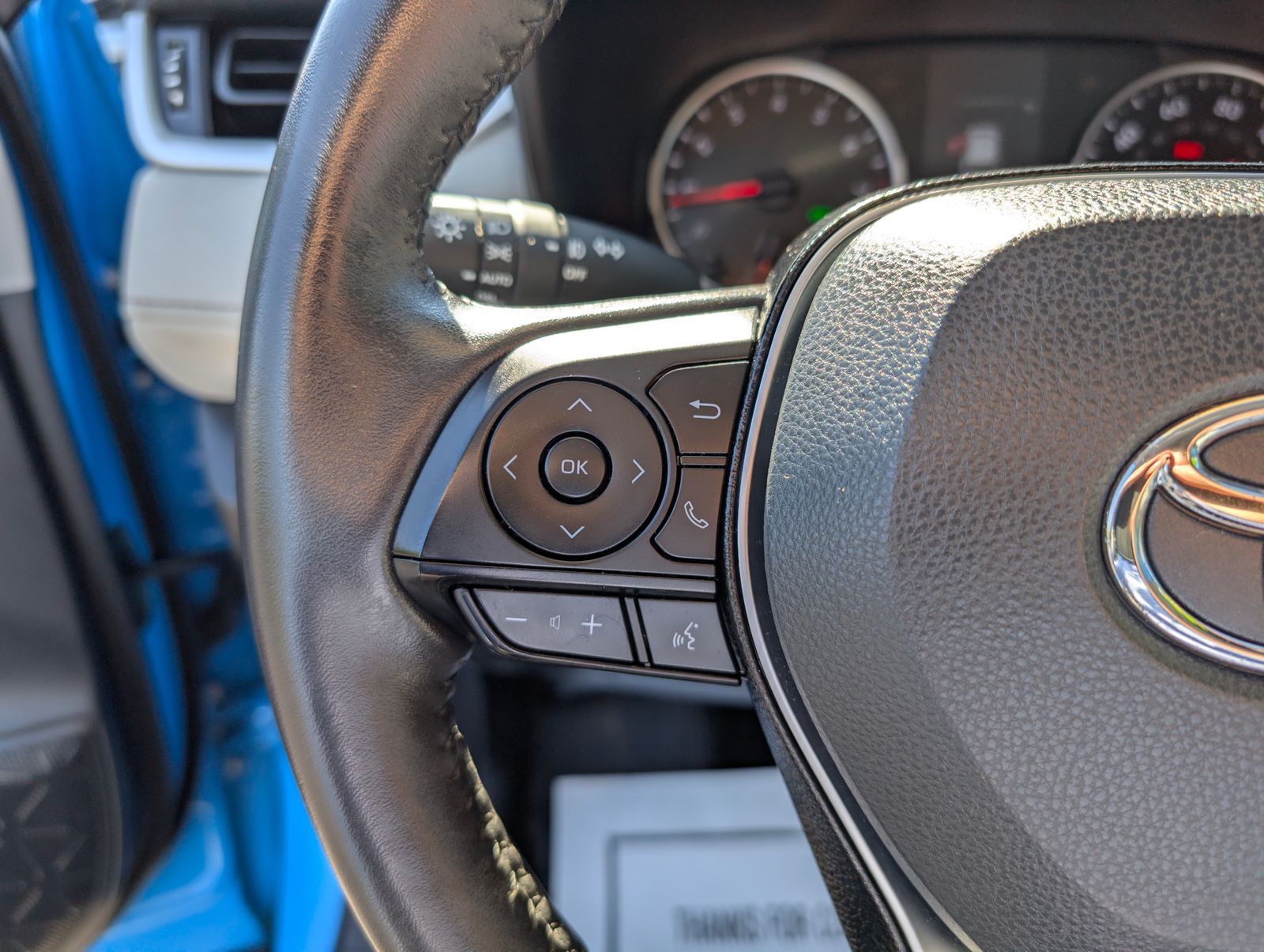 2020 Toyota RAV4 XLE photo 17