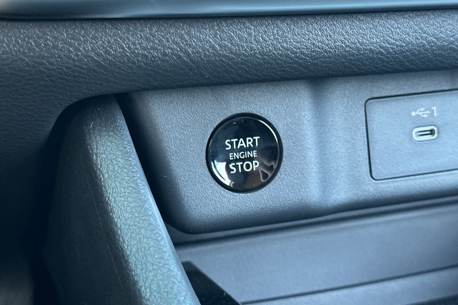 2026 Nissan Rogue SV photo 22
