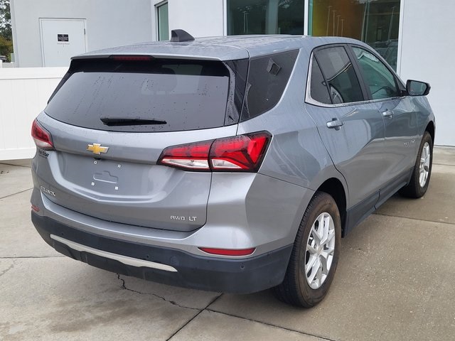 2024 Chevrolet Equinox LT photo 2