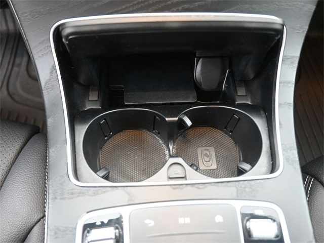 2022 Mercedes Benz GLC 300 photo 2