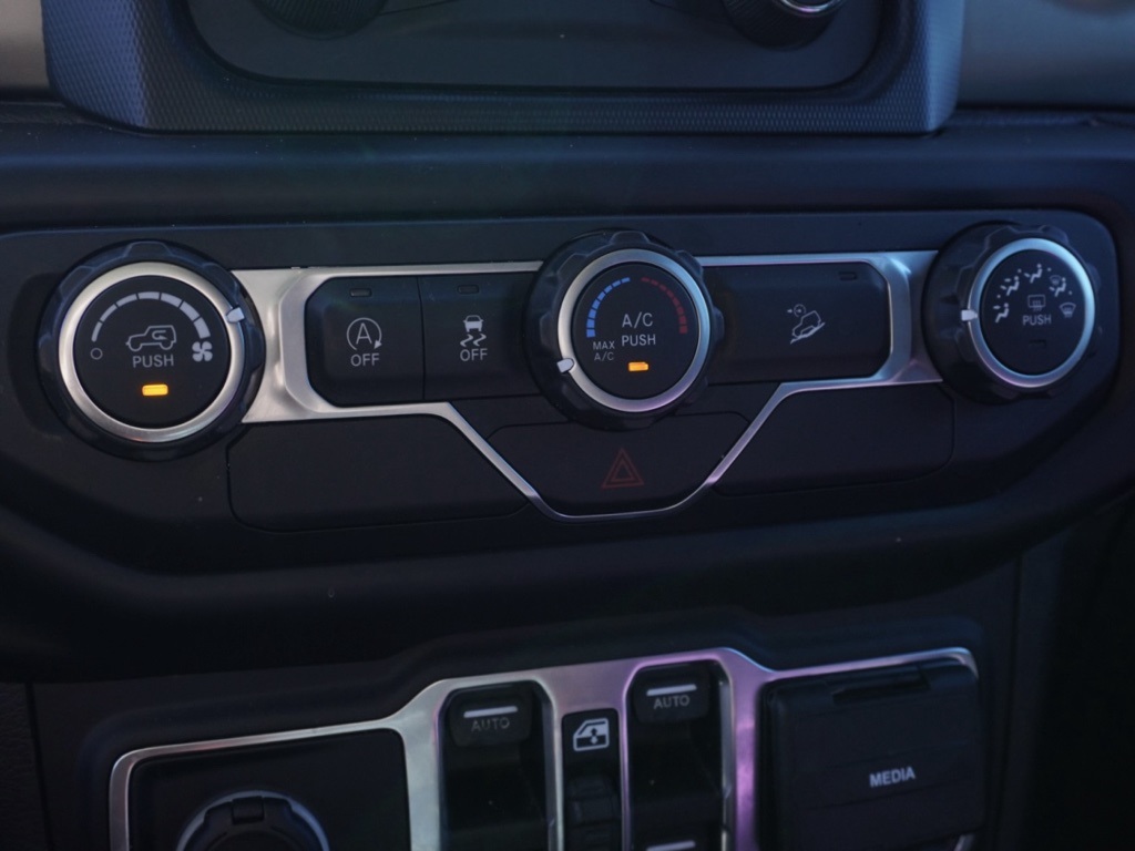 2019 Jeep Wrangler Sport S photo 15
