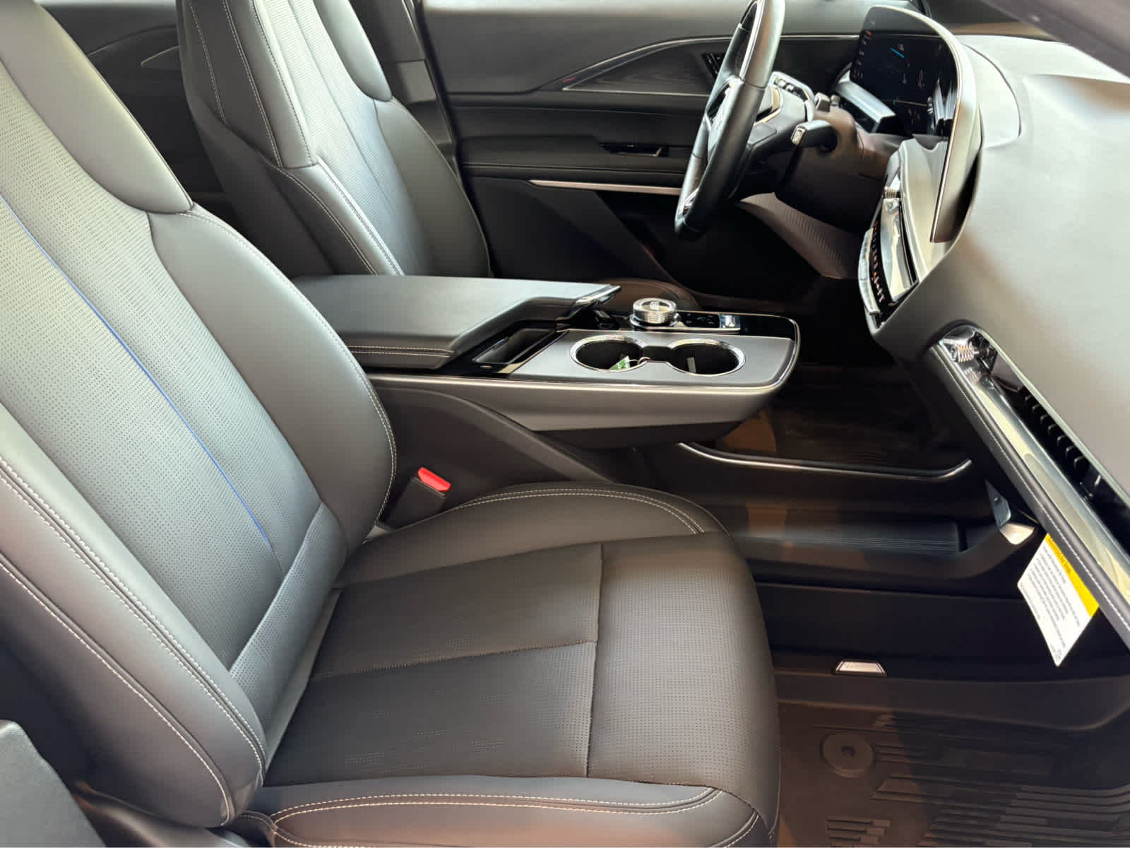 2024 Cadillac Lyriq Luxury photo 19