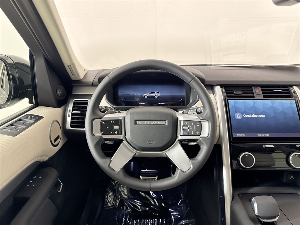 2025 Land Rover Discovery SE photo 13