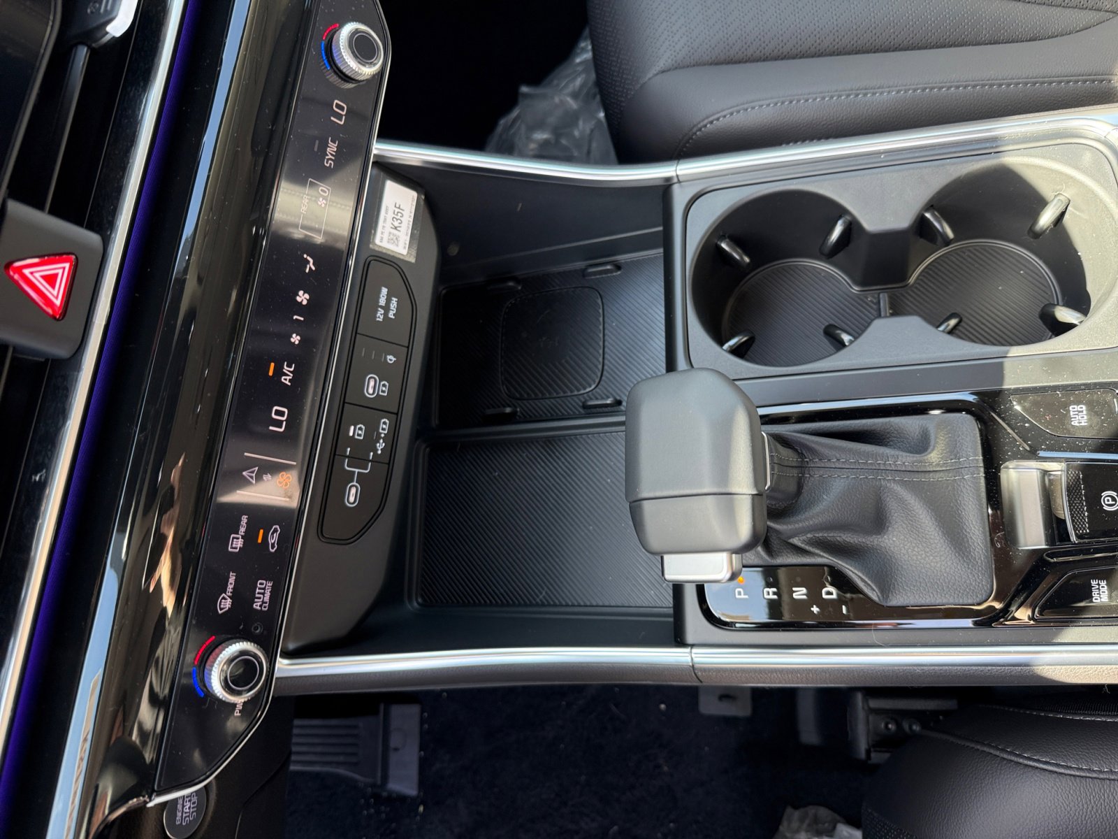 2025 Kia Carnival SX Prestige photo 13