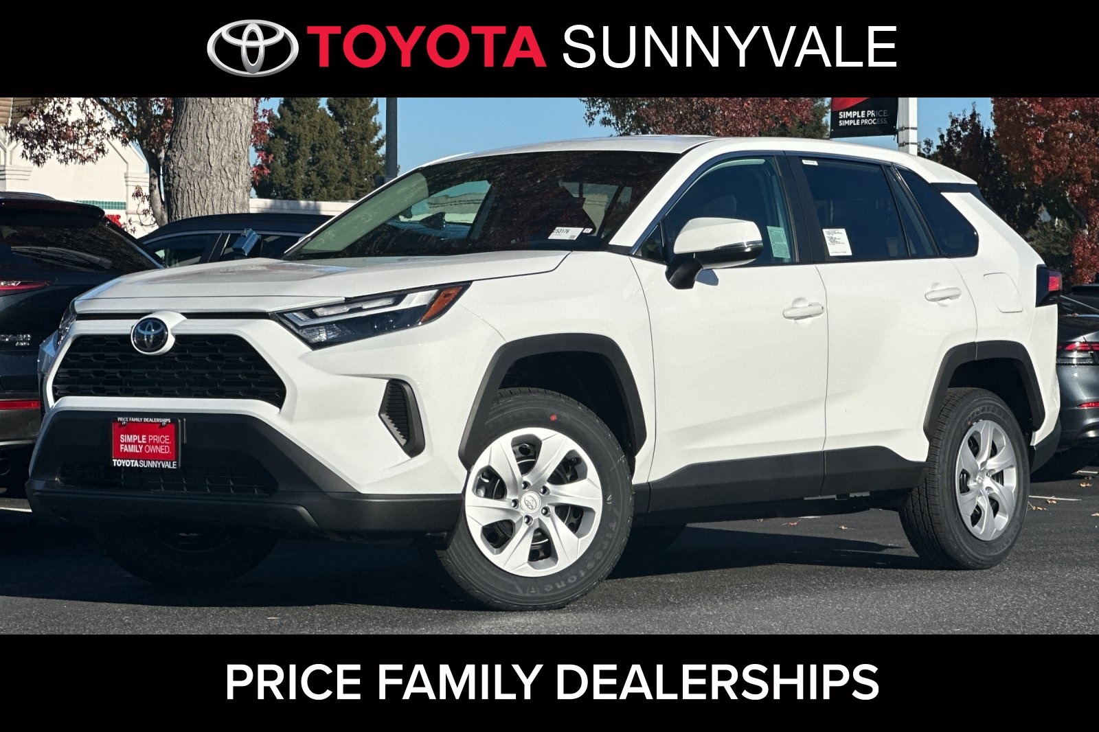 2025 Toyota RAV4 LE's photo