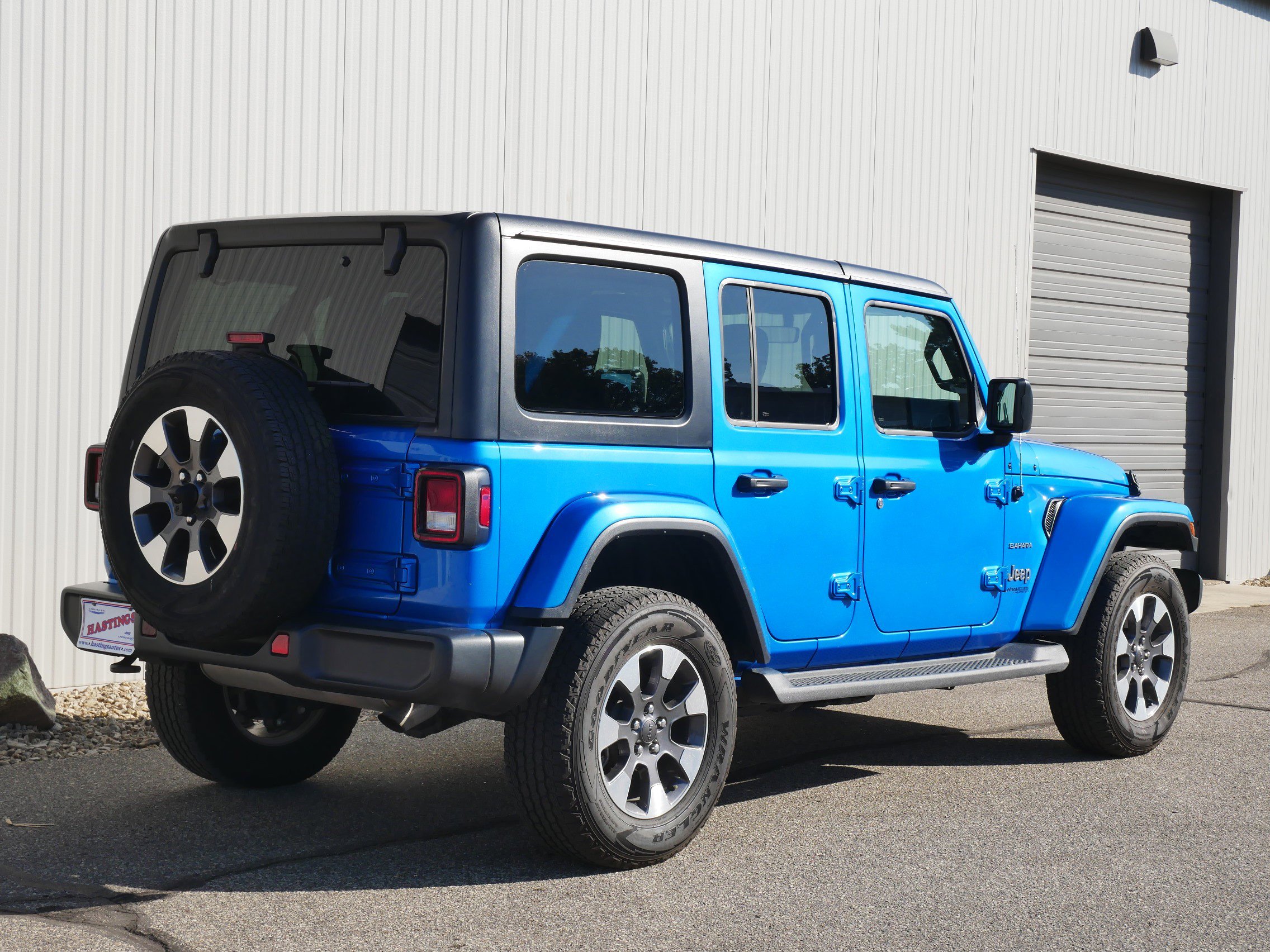 2022 Jeep Wrangler Unlimited Sahara photo 4