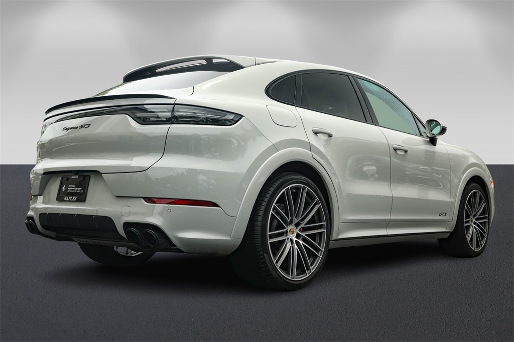 2022 Porsche Cayenne Coupe GTS photo 3