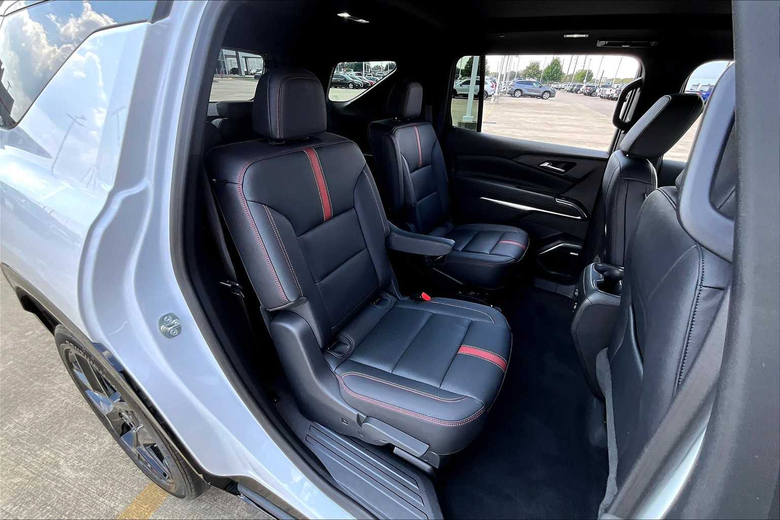 2024 Chevrolet Traverse RS photo 19