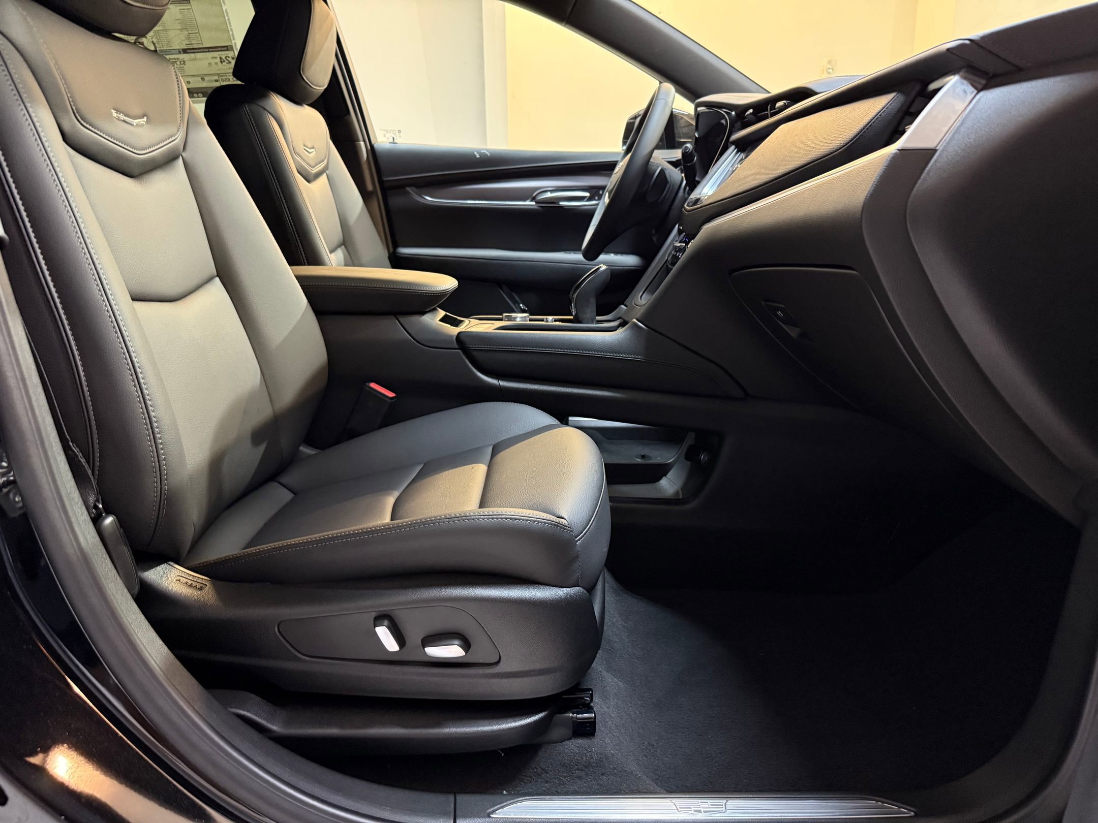 2025 Cadillac XT5 Luxury photo 45