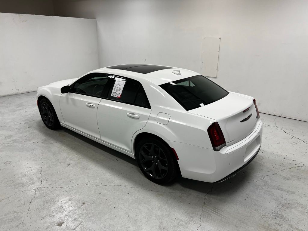 2023 Chrysler 300 S photo 4
