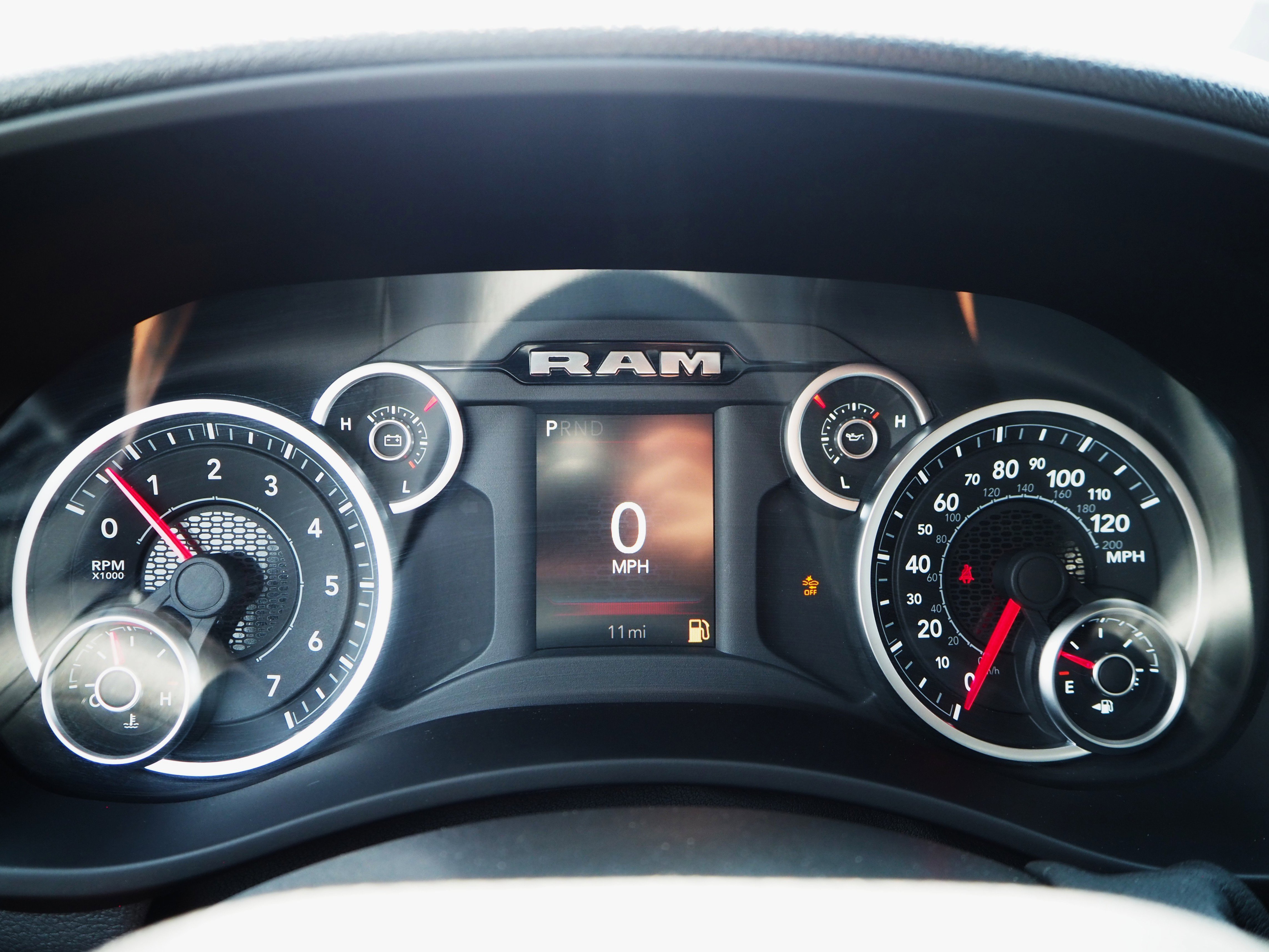 2025 Ram 2500 Tradesman photo 3