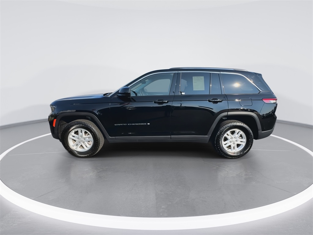 2023 Jeep Grand Cherokee Laredo photo 4