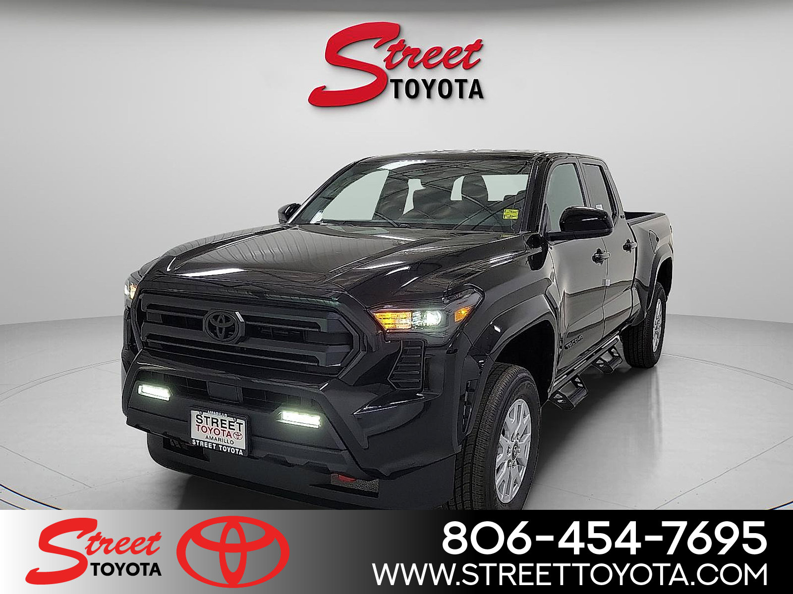 2025 Toyota Tacoma SR5's photo