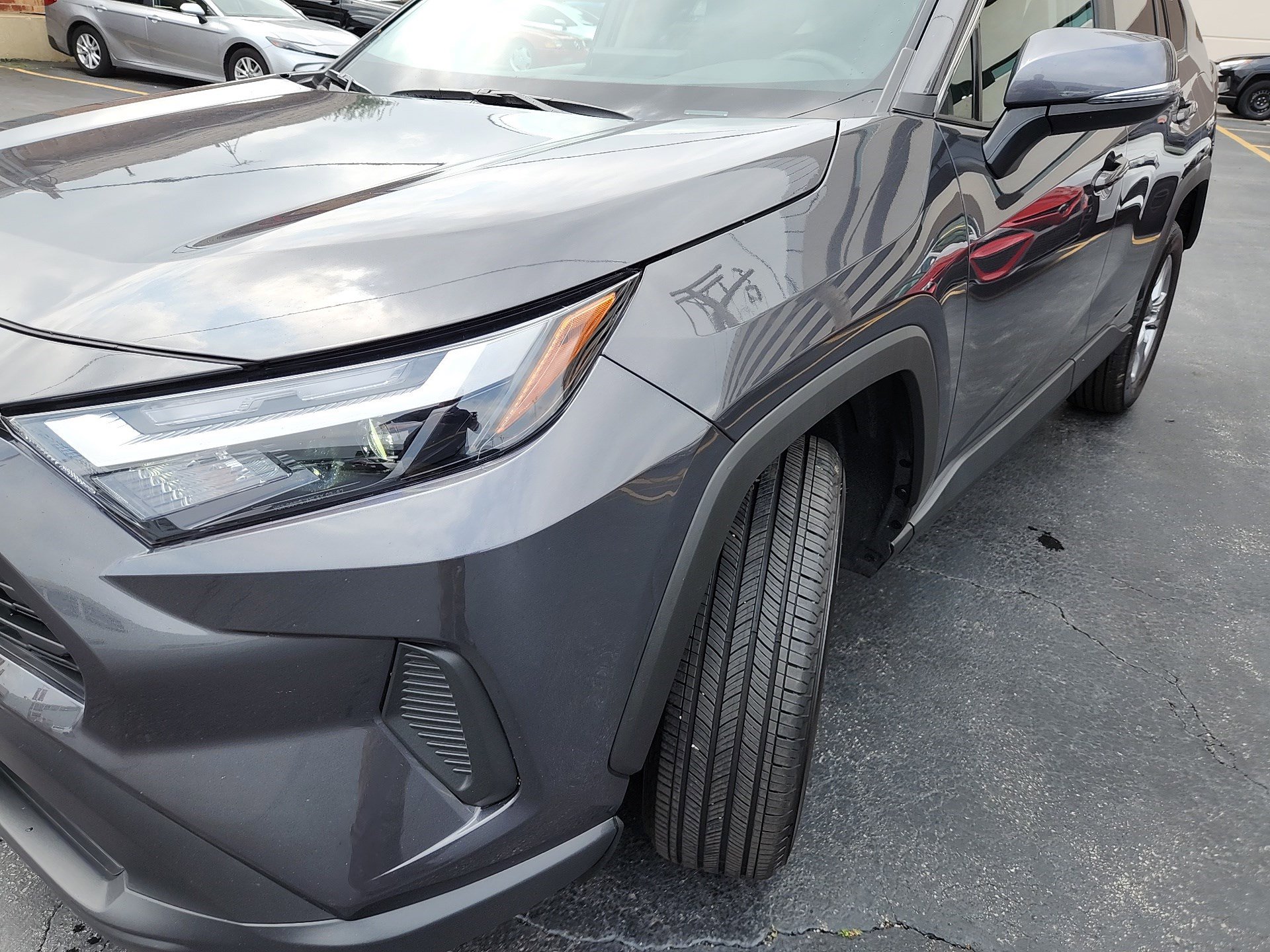 2025 Toyota RAV4 XLE photo 9