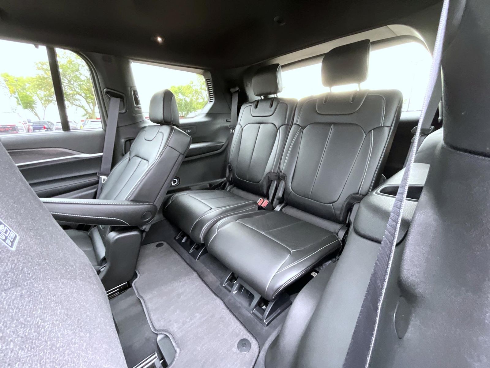 2025 Jeep Grand Cherokee Limited photo 13