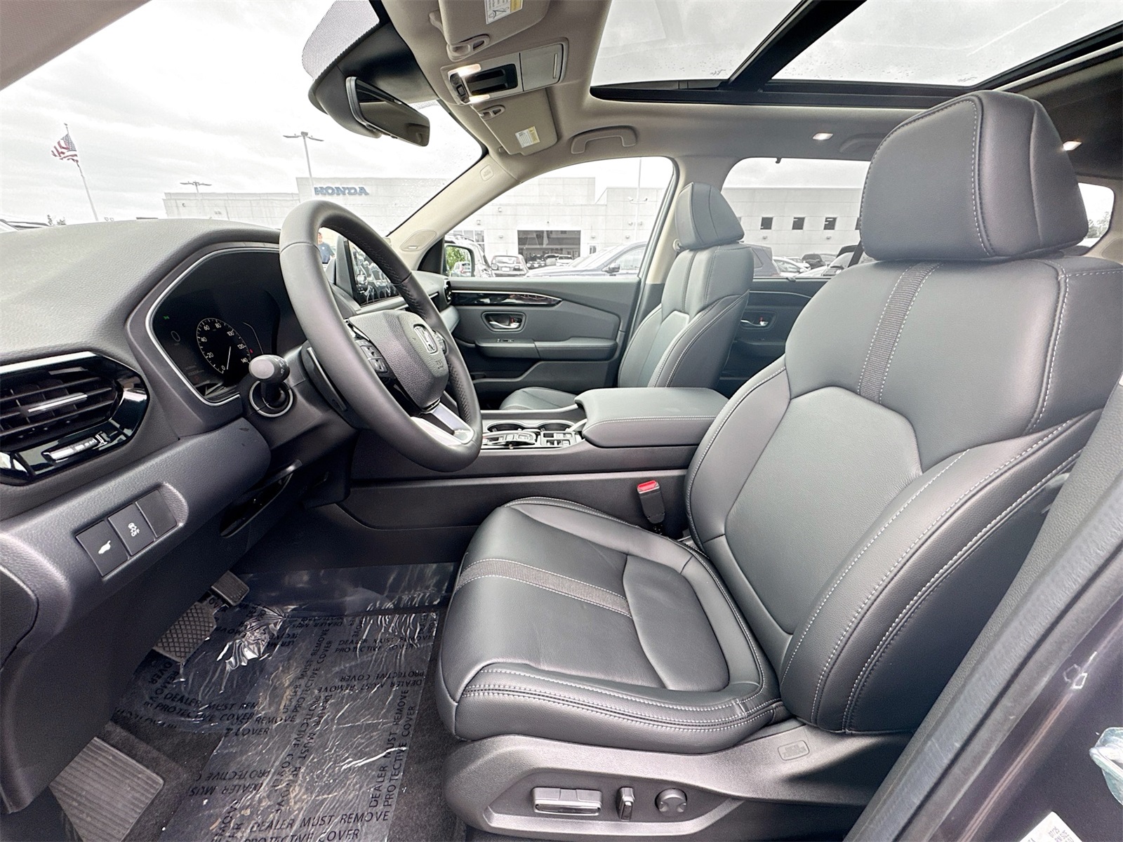 2025 Honda Pilot Touring photo 4