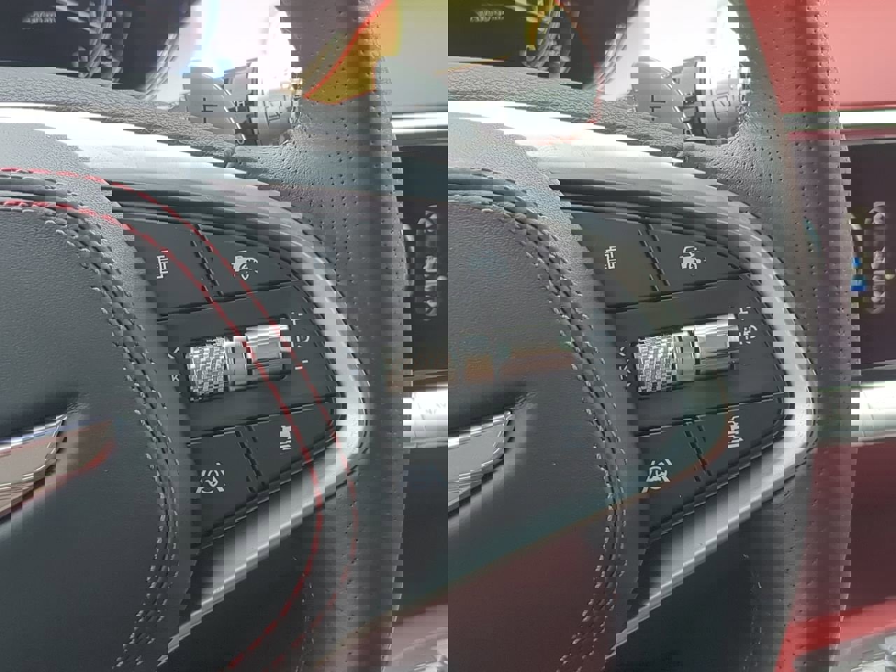 2025 Genesis GV70 2.5T Sport Prestige photo 26