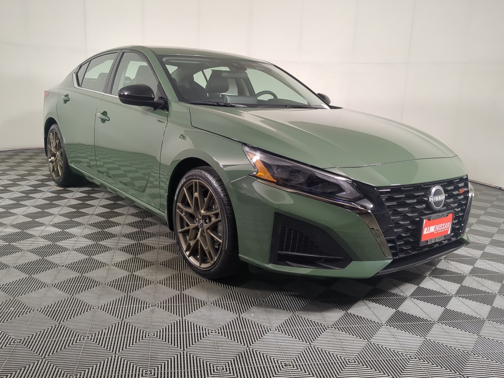 2025 Nissan Altima SR's photo