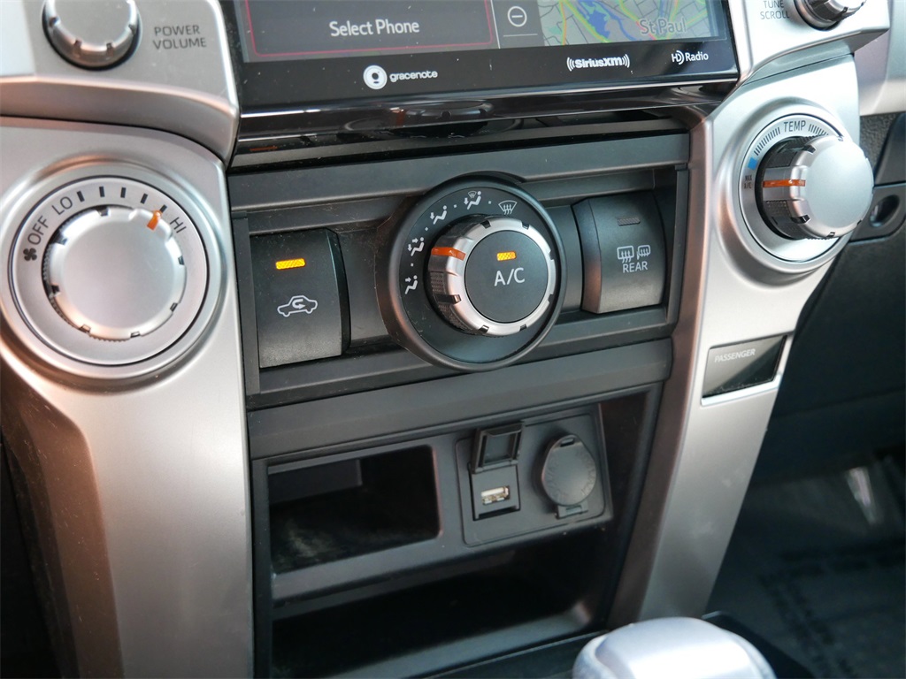 2020 Toyota 4Runner SR5 photo 18