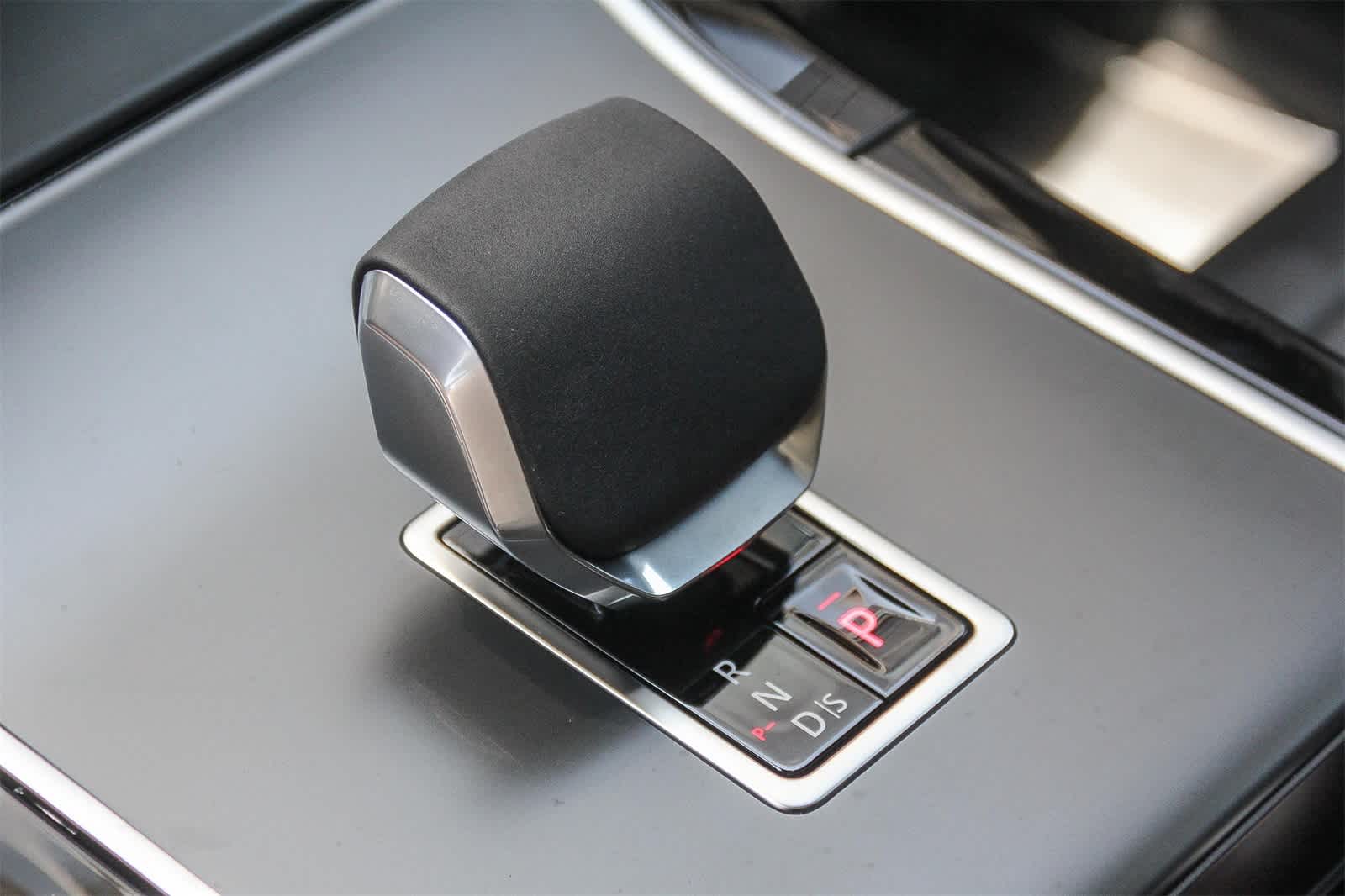 2026 Land Rover Range Rover Velar S photo 17