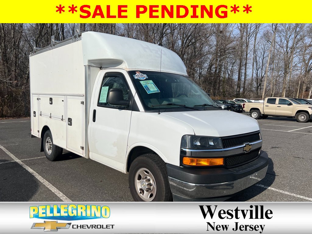 2021 Chevrolet Express Cutaway Base's photo
