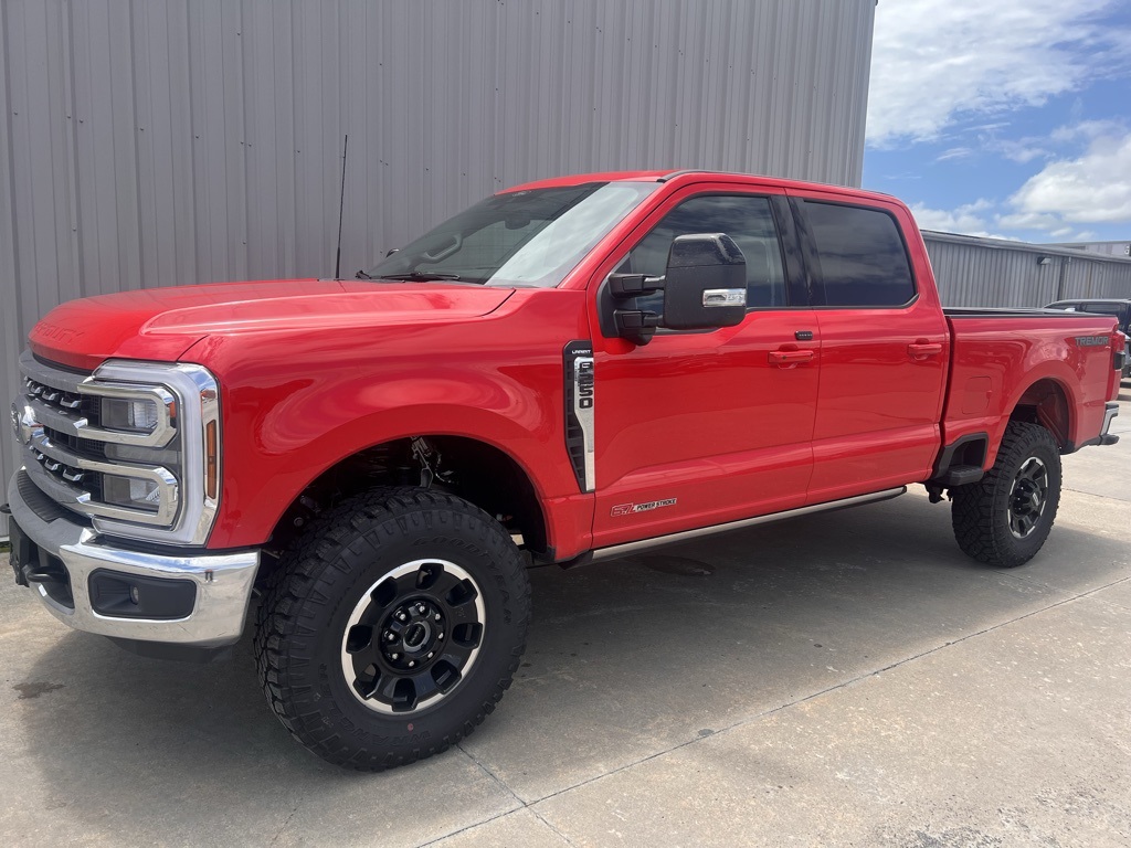 2025 Ford F-250 Lariat Tremor photo 3