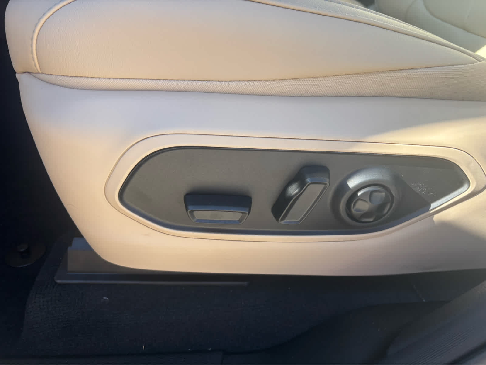 2025 Jeep Grand Cherokee Limited photo 8