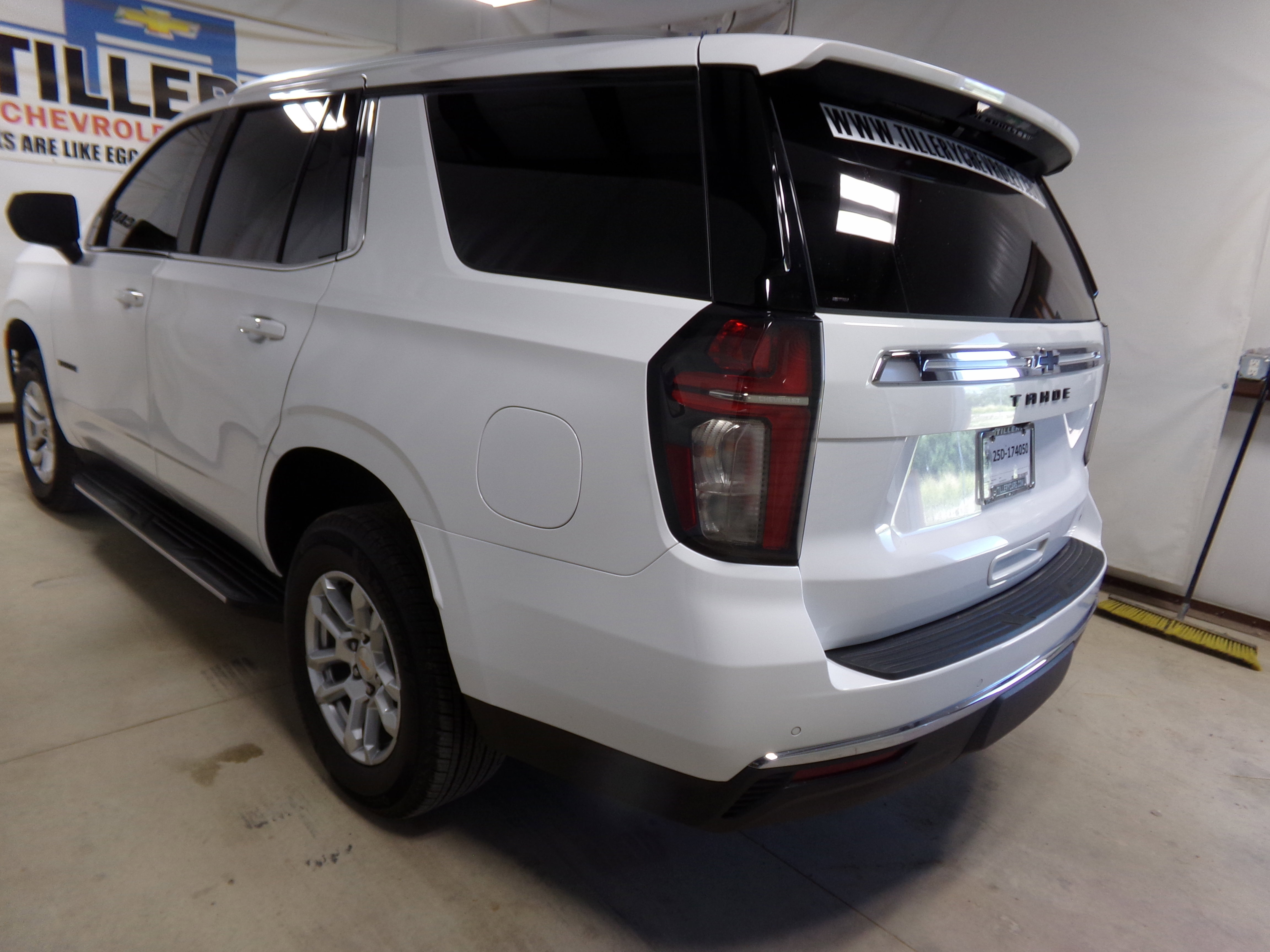 2023 Chevrolet Tahoe LS photo 3